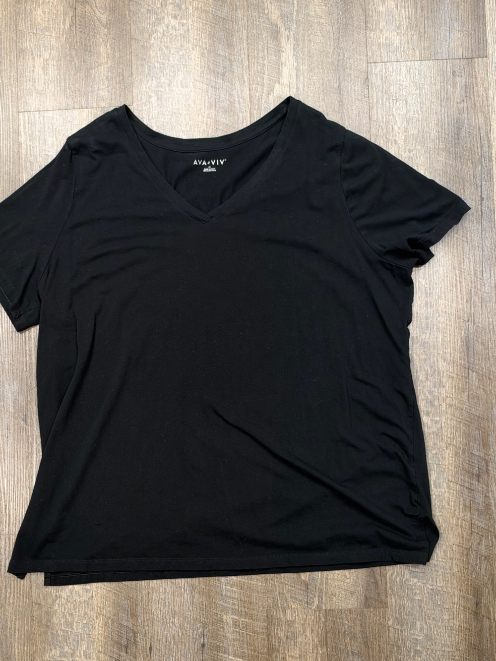 AVA & VIV Black V-Neck Women's Top plus size